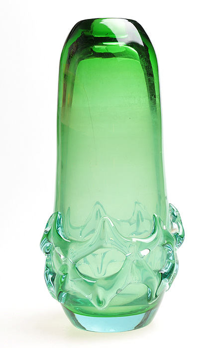 Ваза "Соната" Зеленое стекло, гутная техника СССР, 60-е гг ХХ века образную законченность в горячем состоянии инфо 3062k.