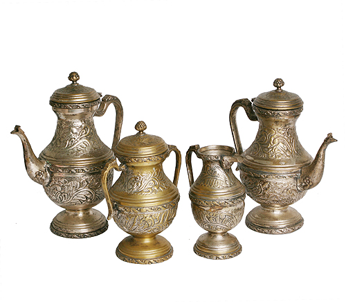 Кофейный набор из четырех предметов Металл, чеканка Западная Европа, конец XIX - начало XX века 1900 г инфо 3799k.