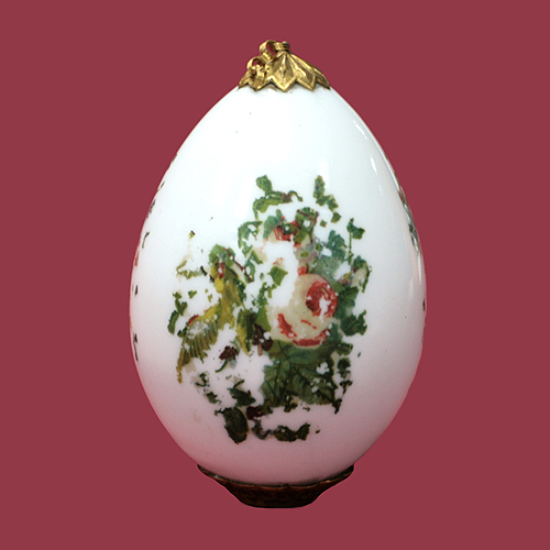 Яйцо пасхальное "Иисус Воскресе" (Россия - начало ХХ века) в композиции, изображение кажется объемным инфо 6132l.