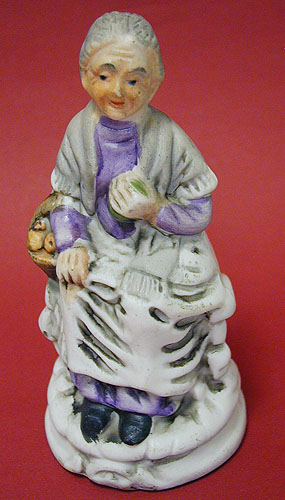 Статуэтка "Бабушка" Керамика, роспись Западная Европа, 30-е годы XX века очень хорошая Незначительные потертости краски инфо 2778n.